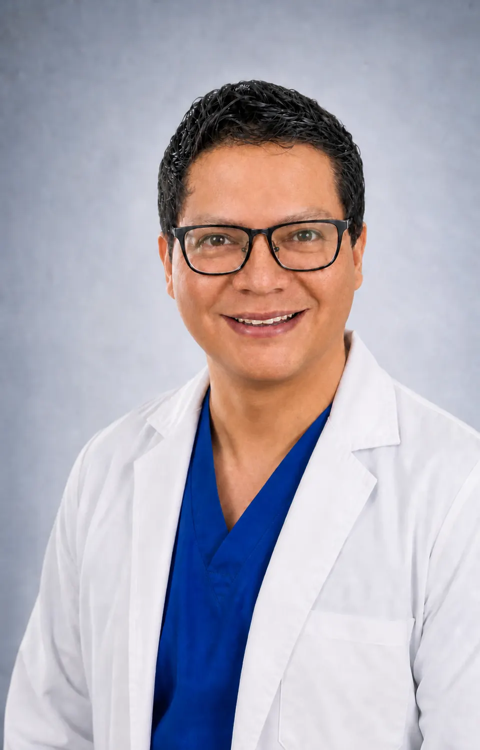 Retrato del Dr. Eduardo Escutia Treviño, ortopedista pediatra en Ciudad de México